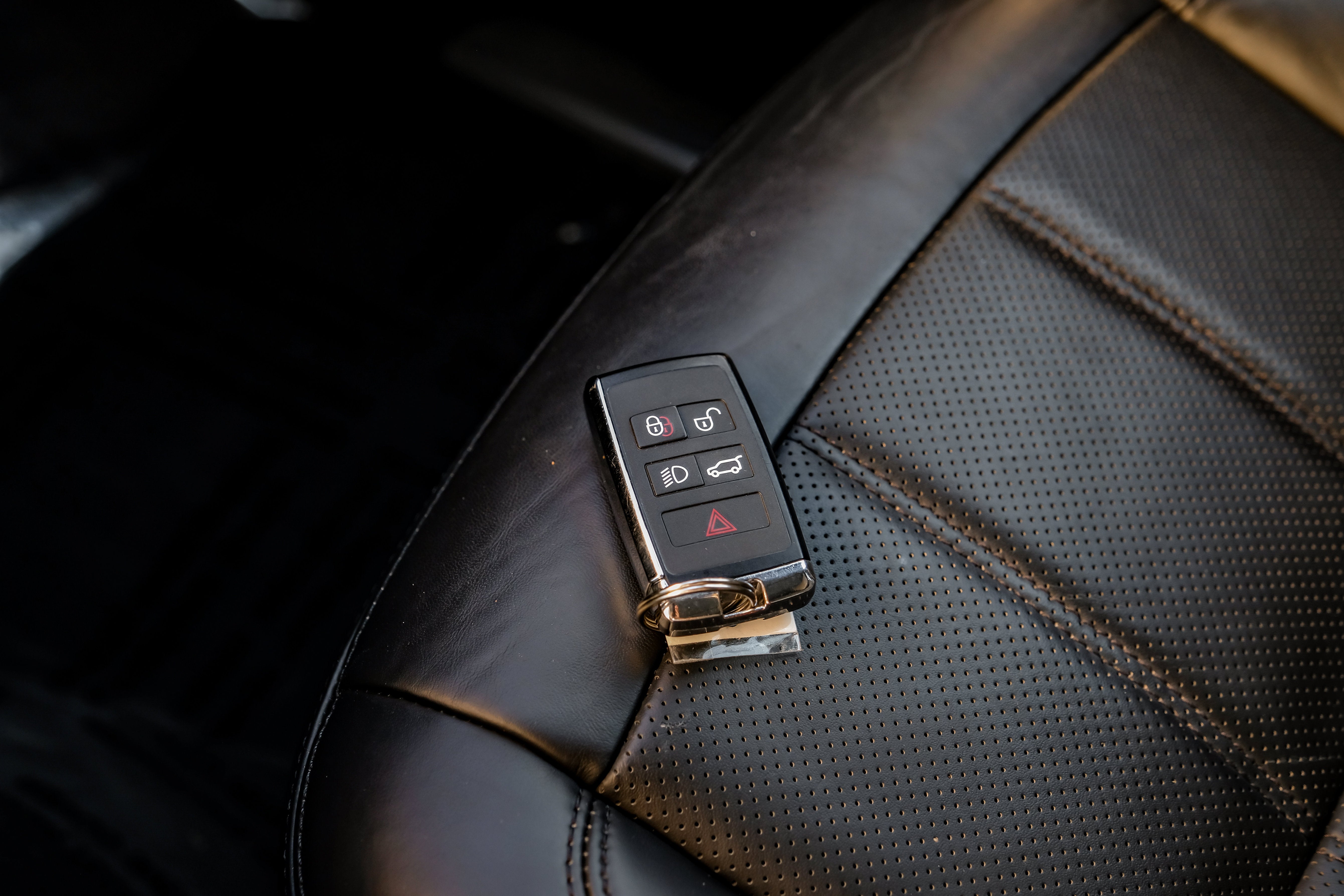 2021 Land Rover Range Rover Sport HSE Silver Edition