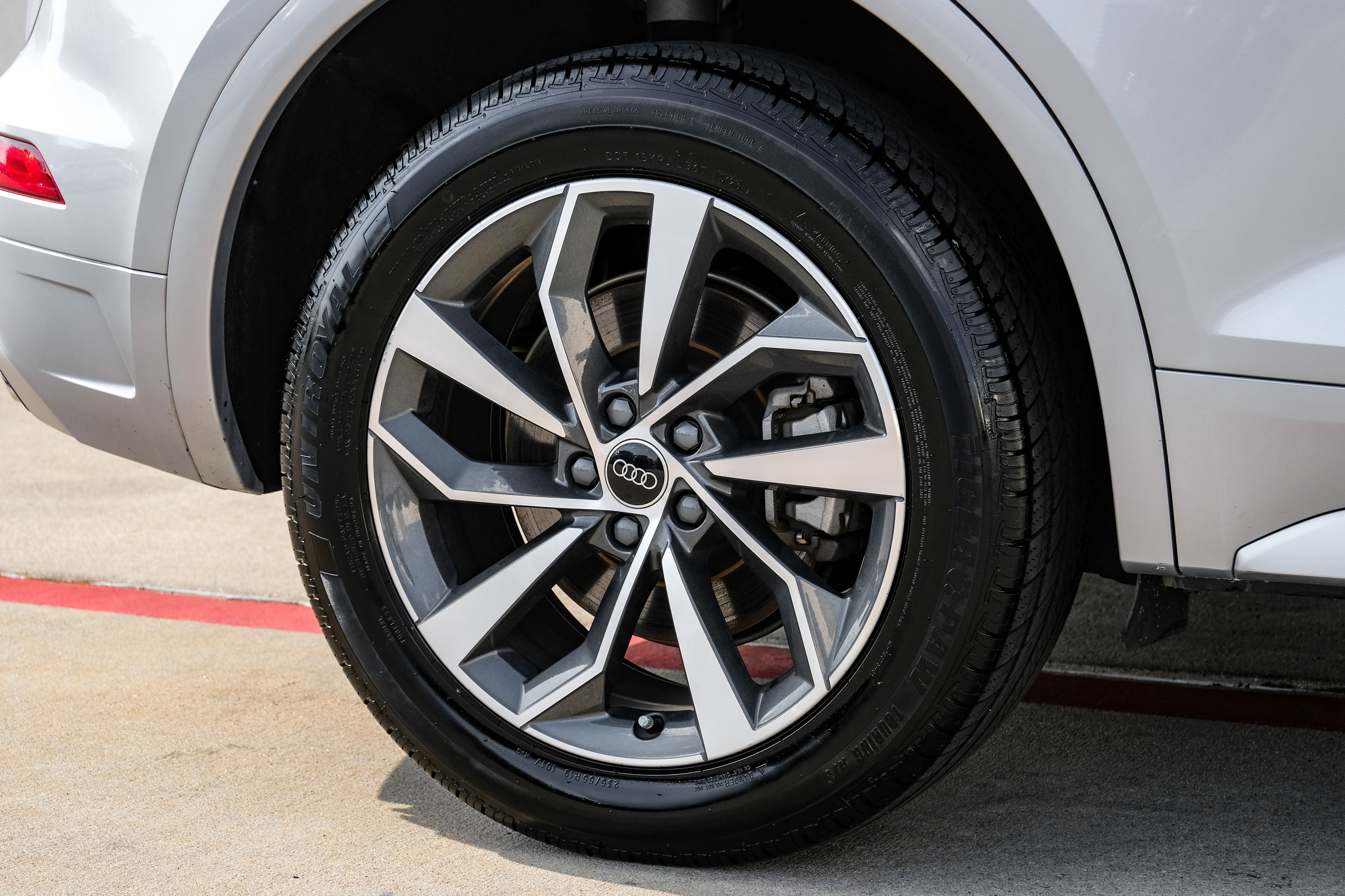 2024 Audi Q5 45 S line Premium quattro