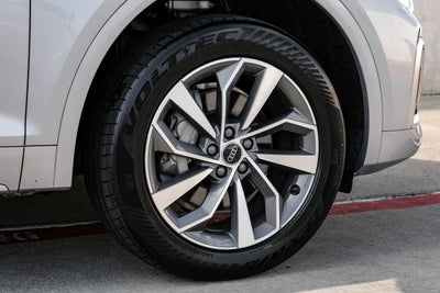 2024 Audi Q5 45 S line Premium quattro