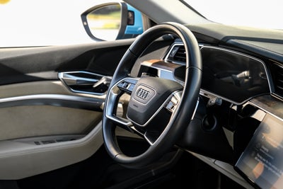 2019 Audi e-tron Prestige quattro