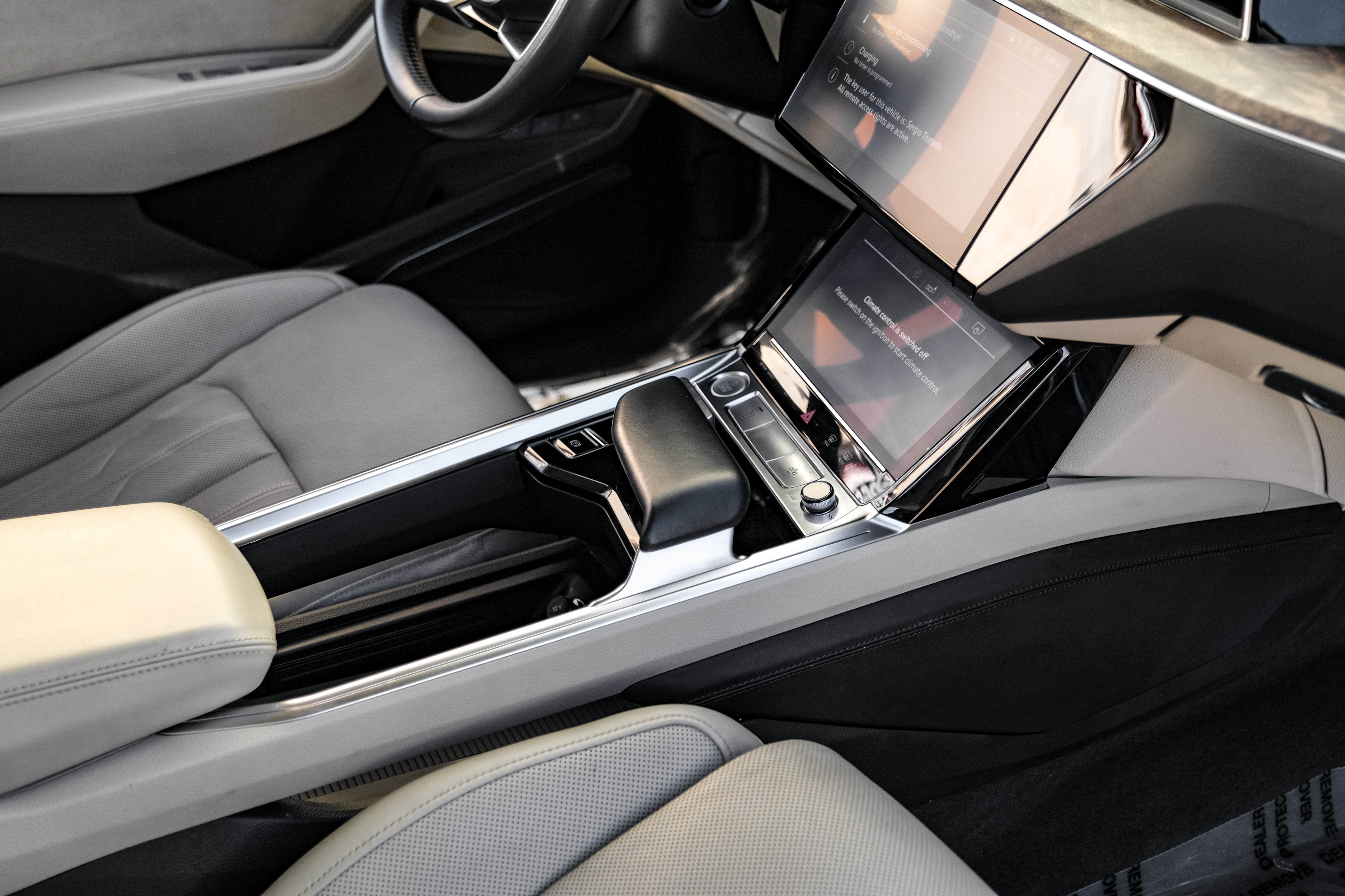 2019 Audi e-tron Prestige quattro