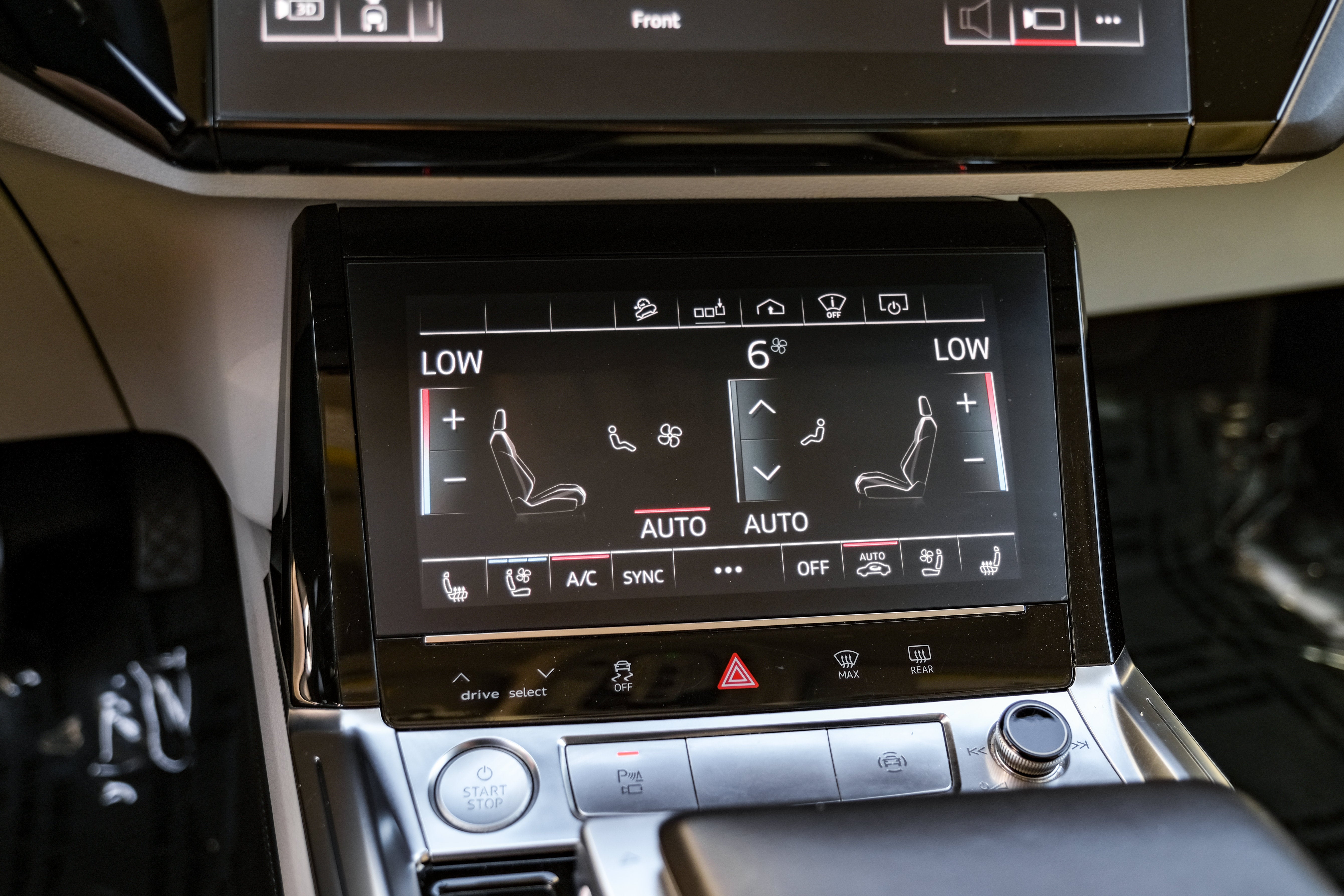 2019 Audi e-tron Prestige quattro