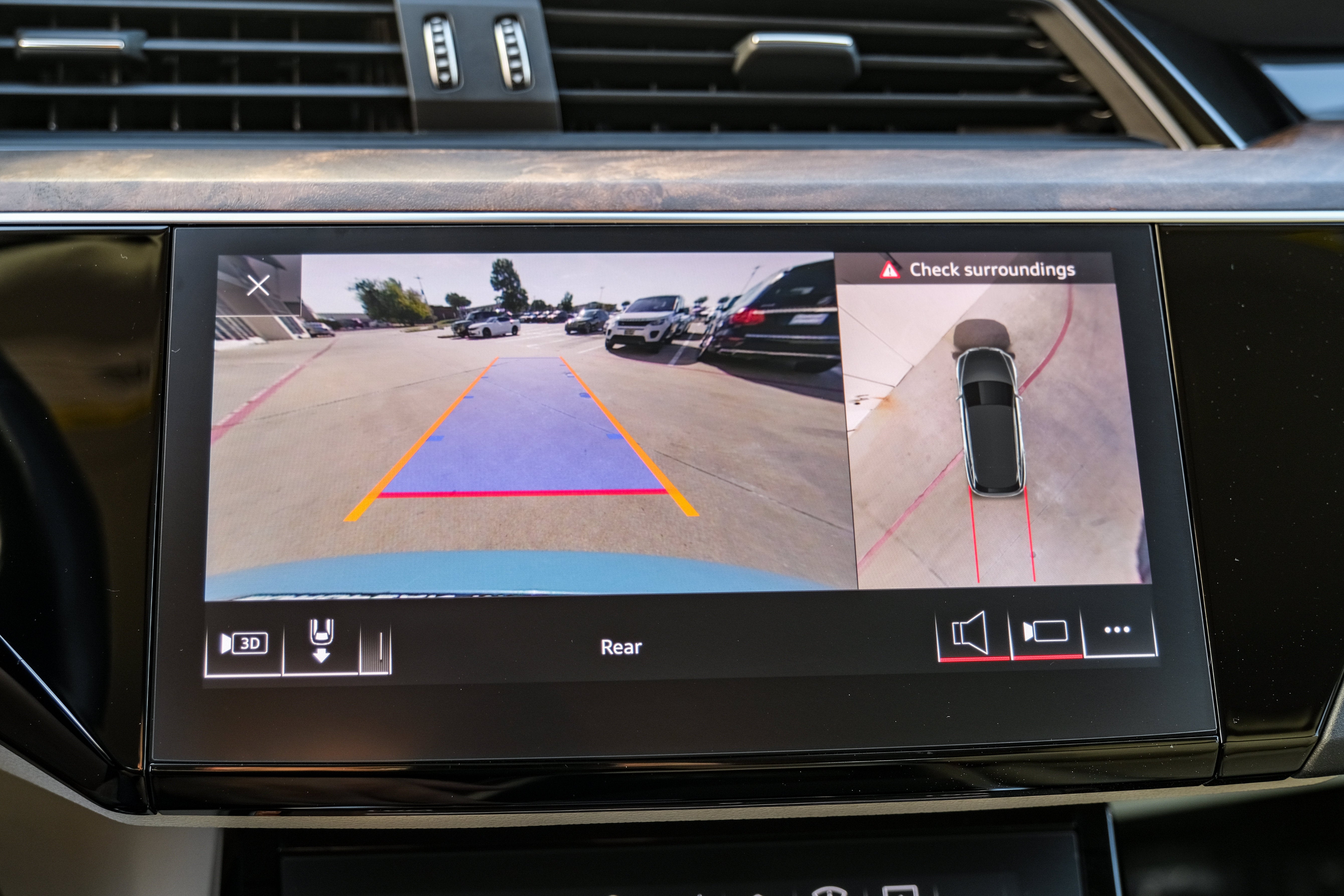 2019 Audi e-tron Prestige quattro