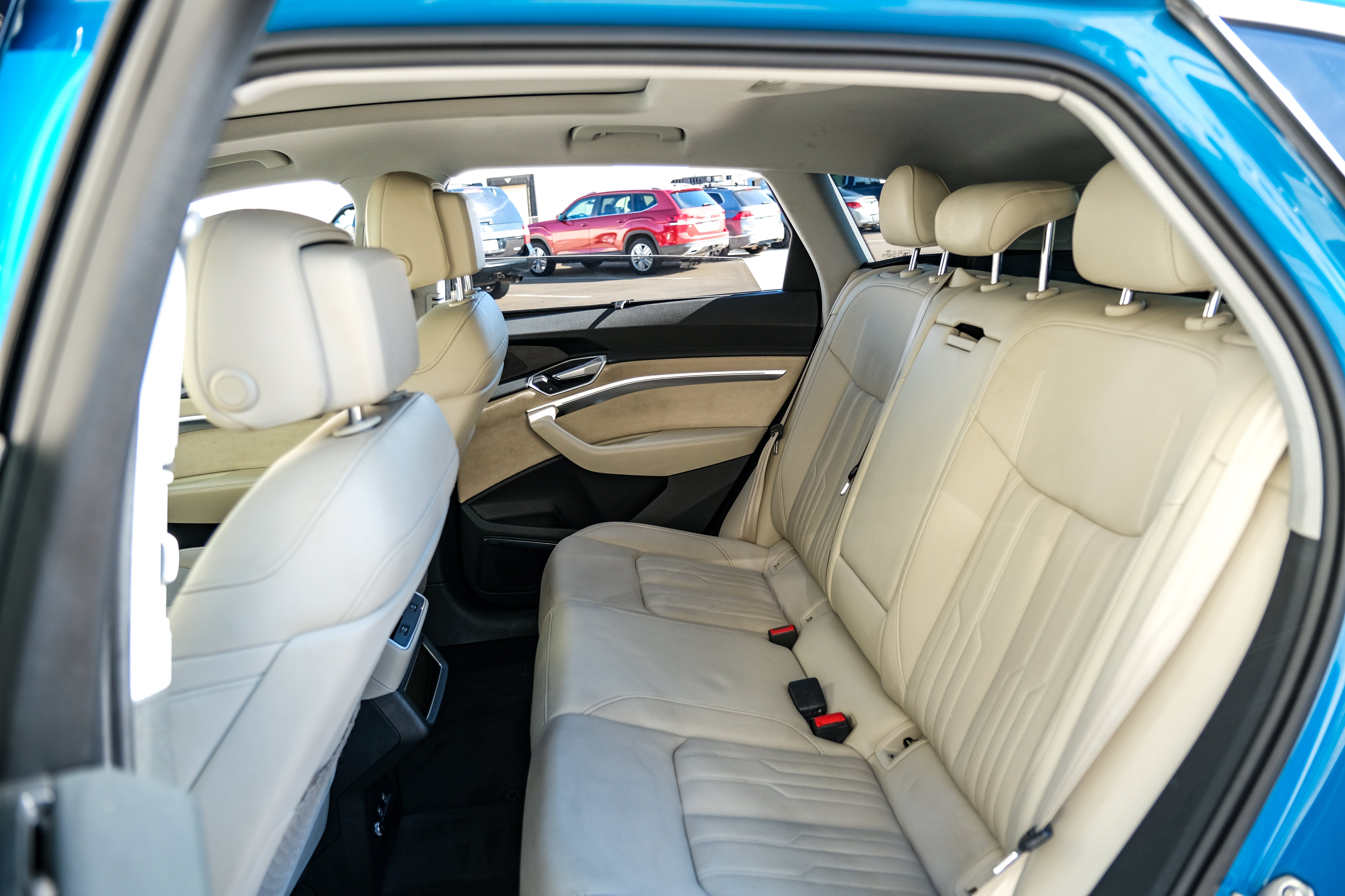 2019 Audi e-tron Prestige quattro