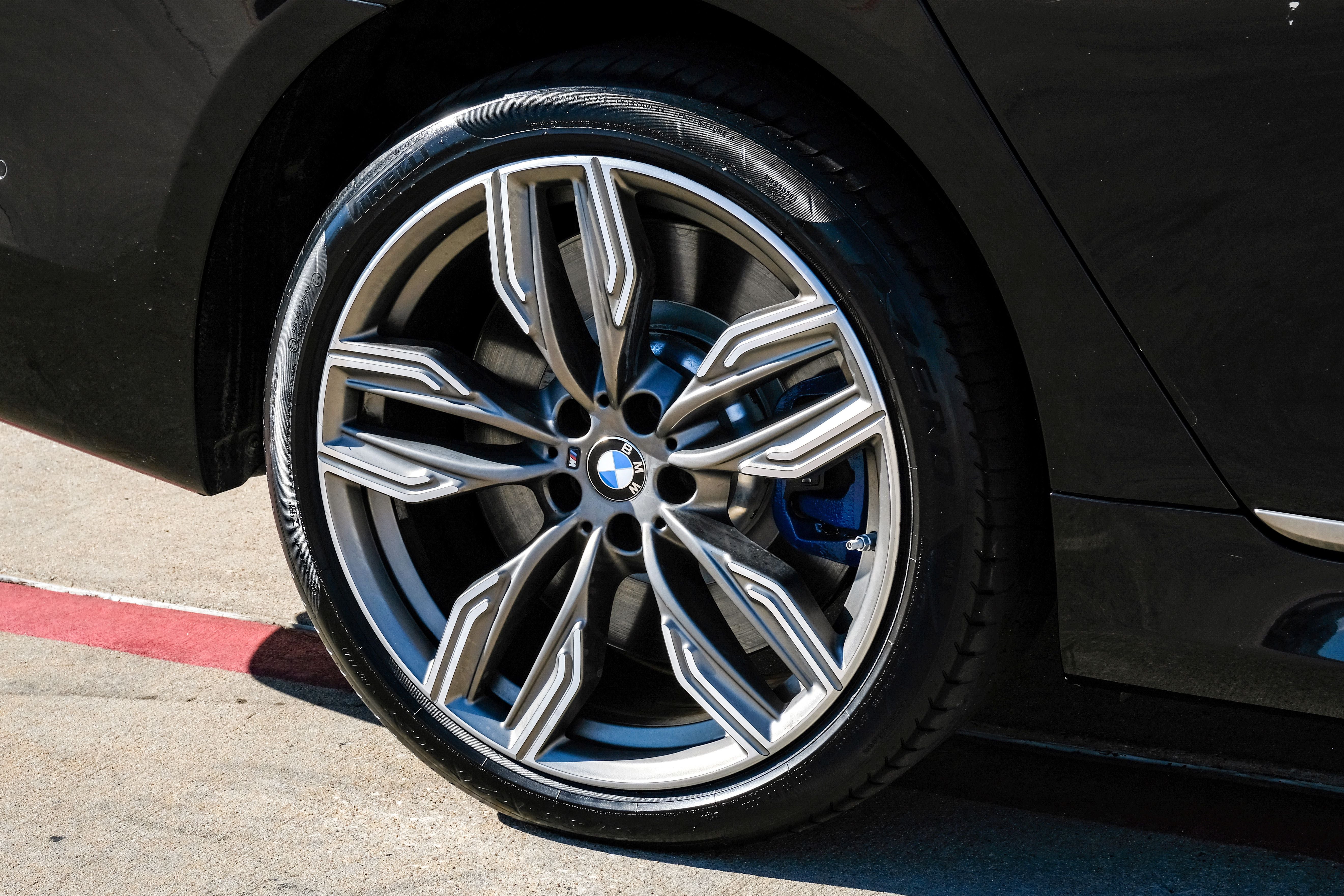 2018 BMW 7 Series M760i