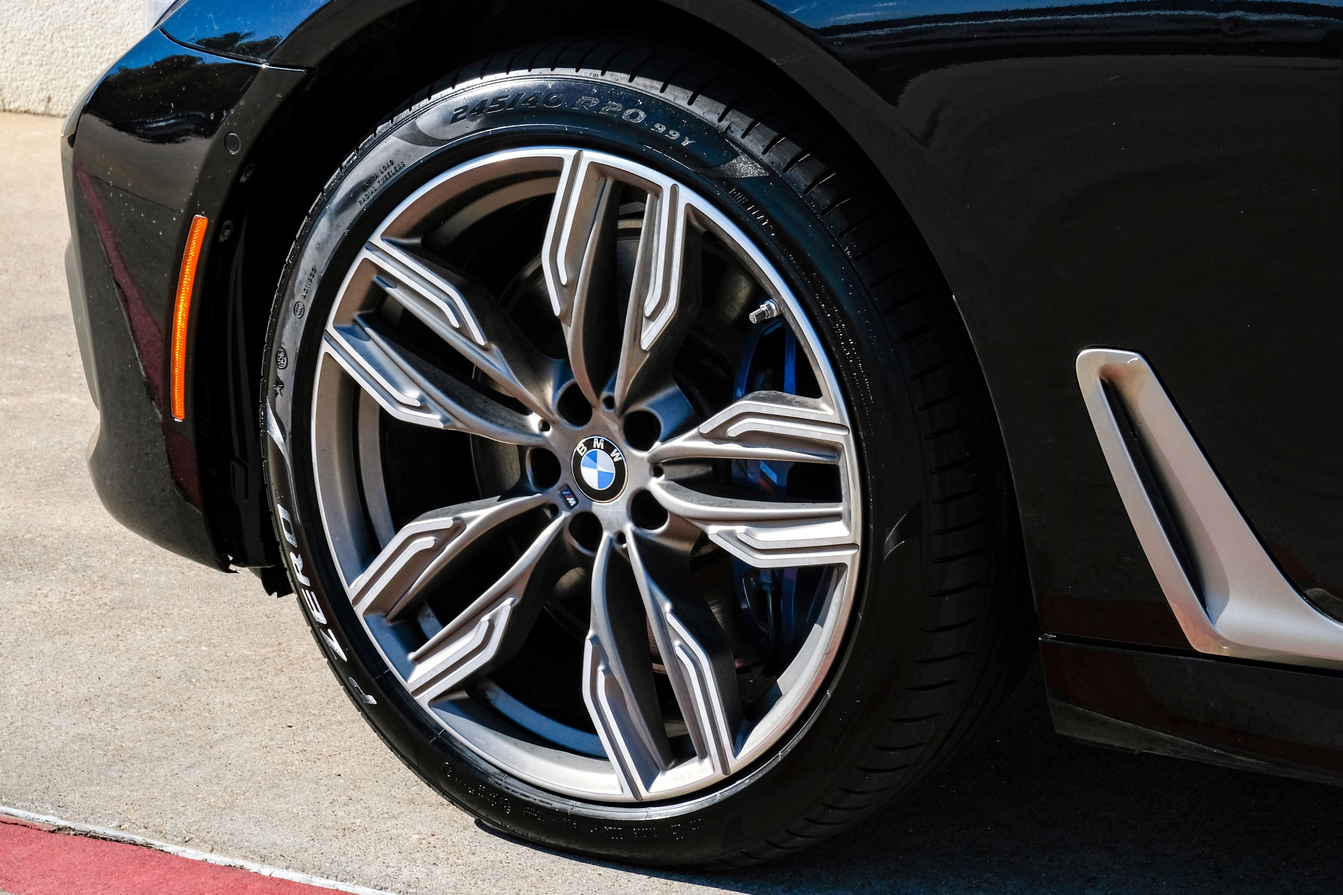 2018 BMW 7 Series M760i