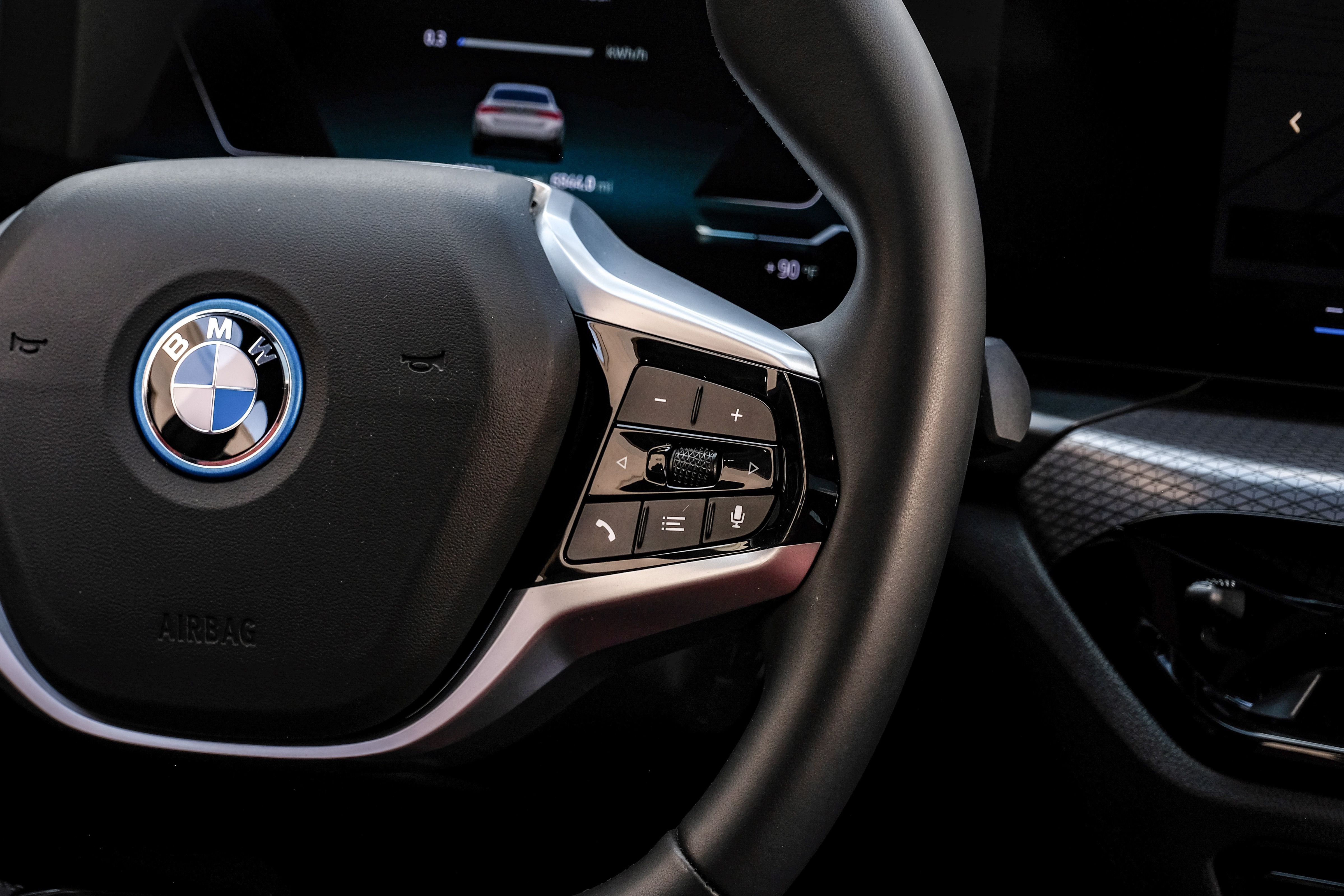 2025 BMW i4 eDrive40