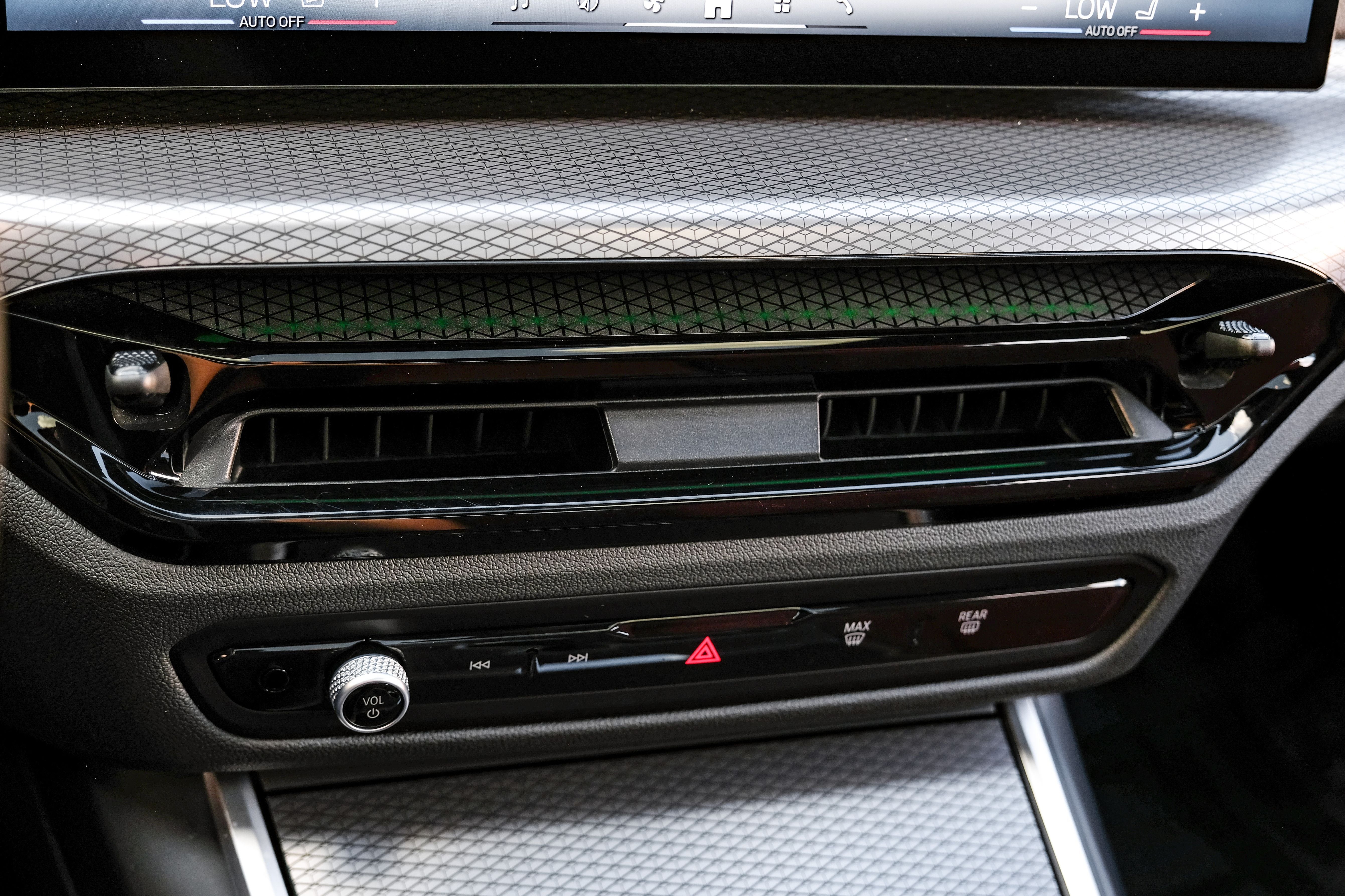 2025 BMW i4 eDrive40
