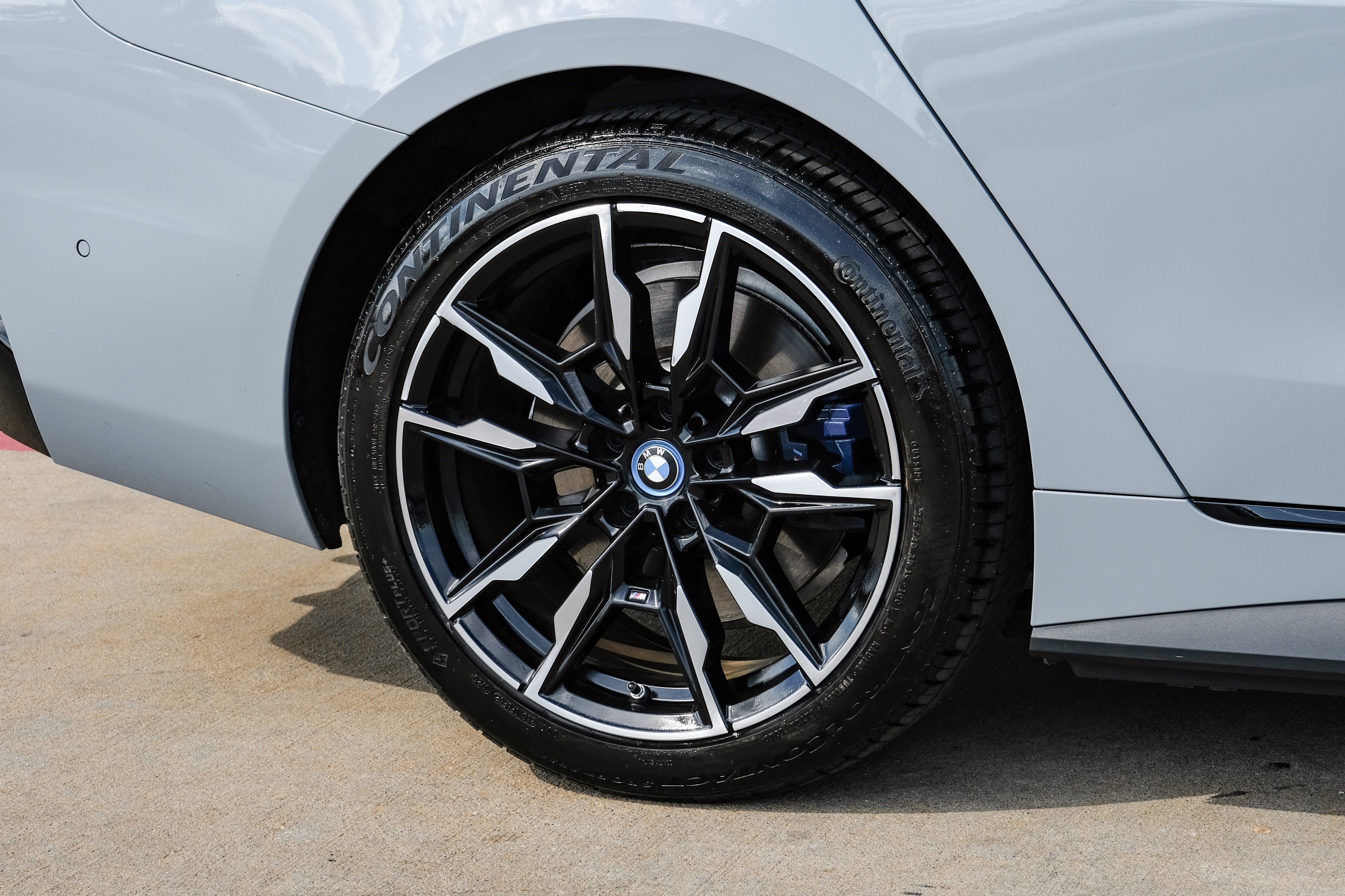 2024 BMW i4 M50