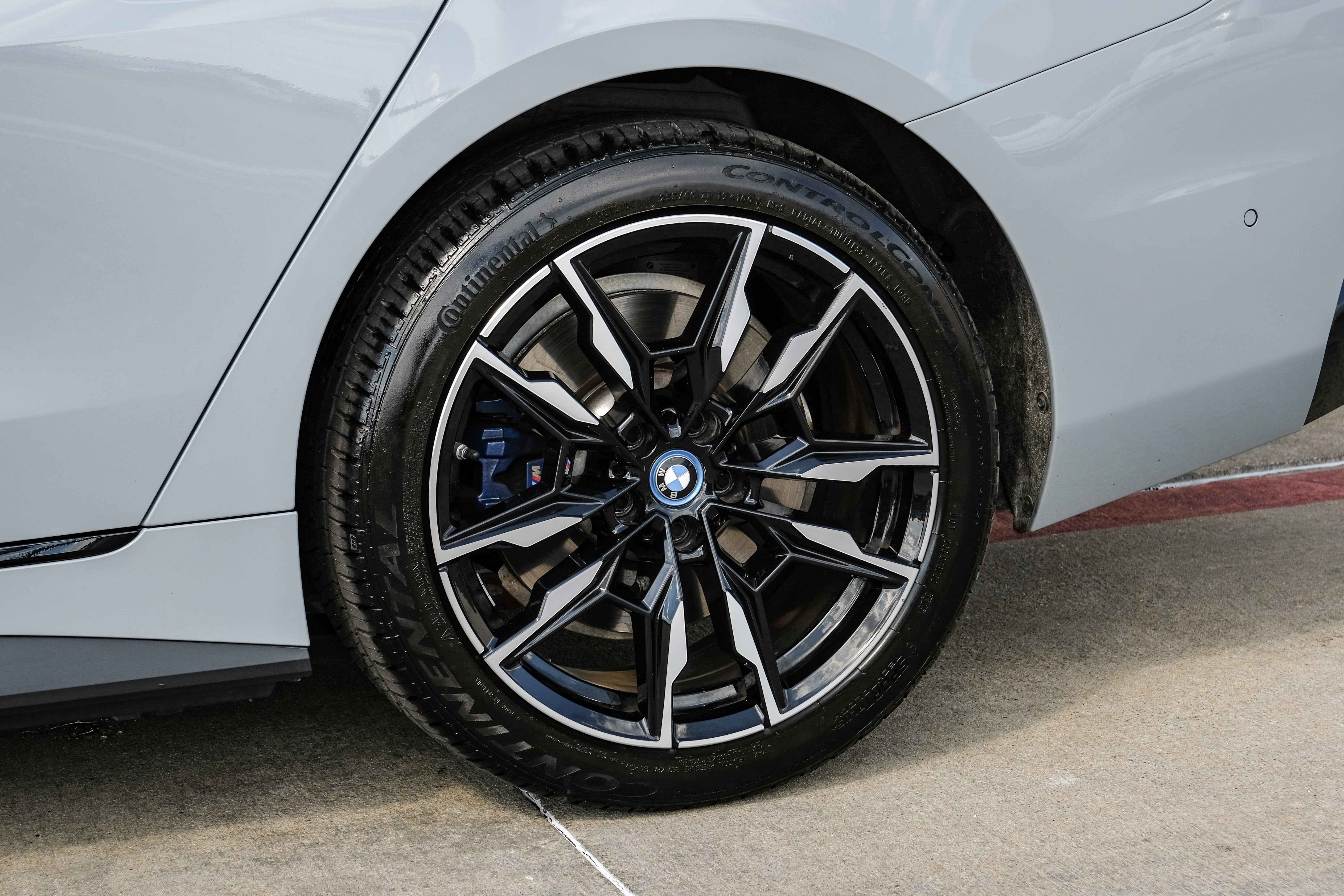 2024 BMW i4 M50