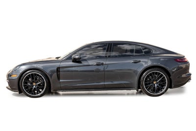 2018 Porsche Panamera Base