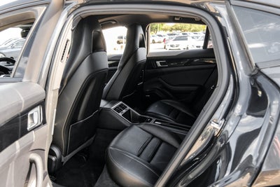 2018 Porsche Panamera Base