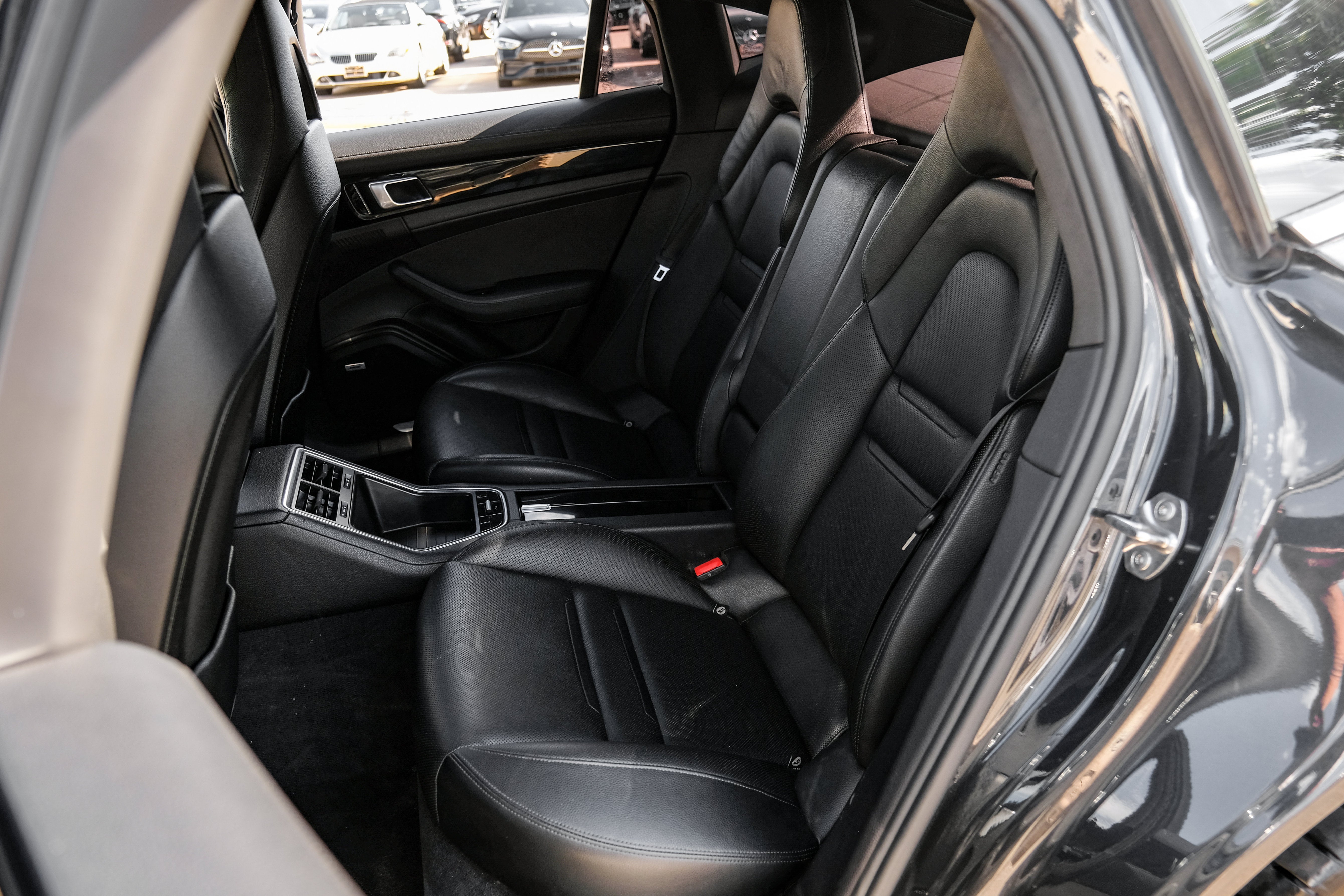 2018 Porsche Panamera Base