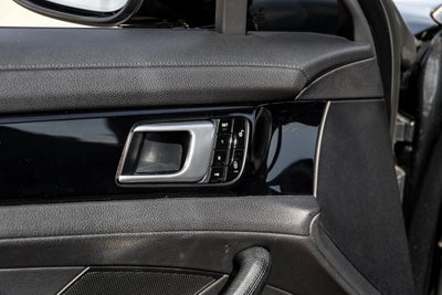 2018 Porsche Panamera Base