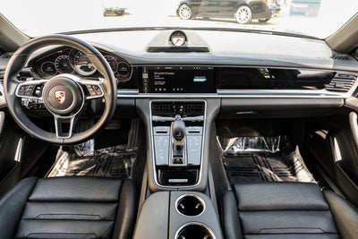 2018 Porsche Panamera Base