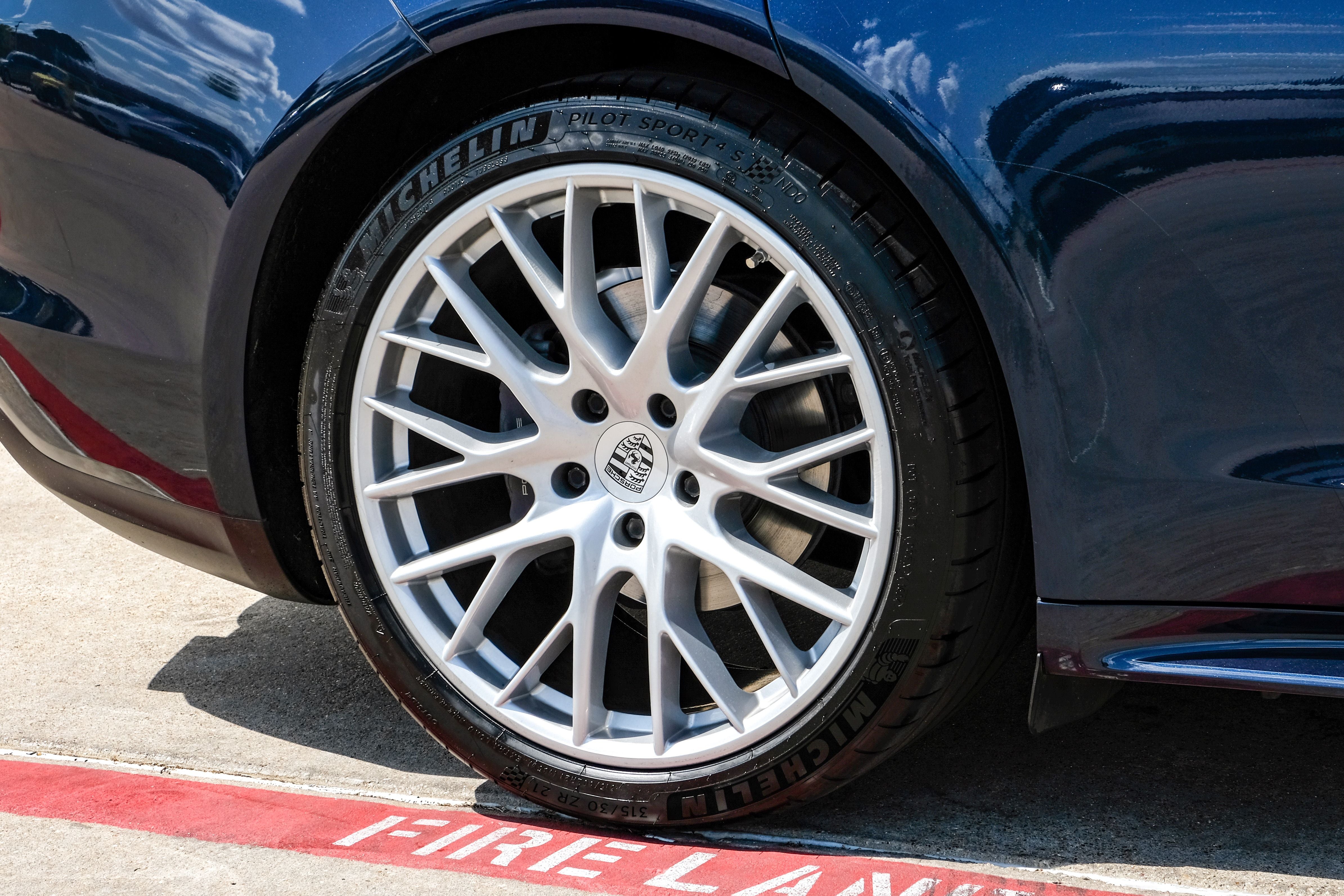 2018 Porsche Panamera Base