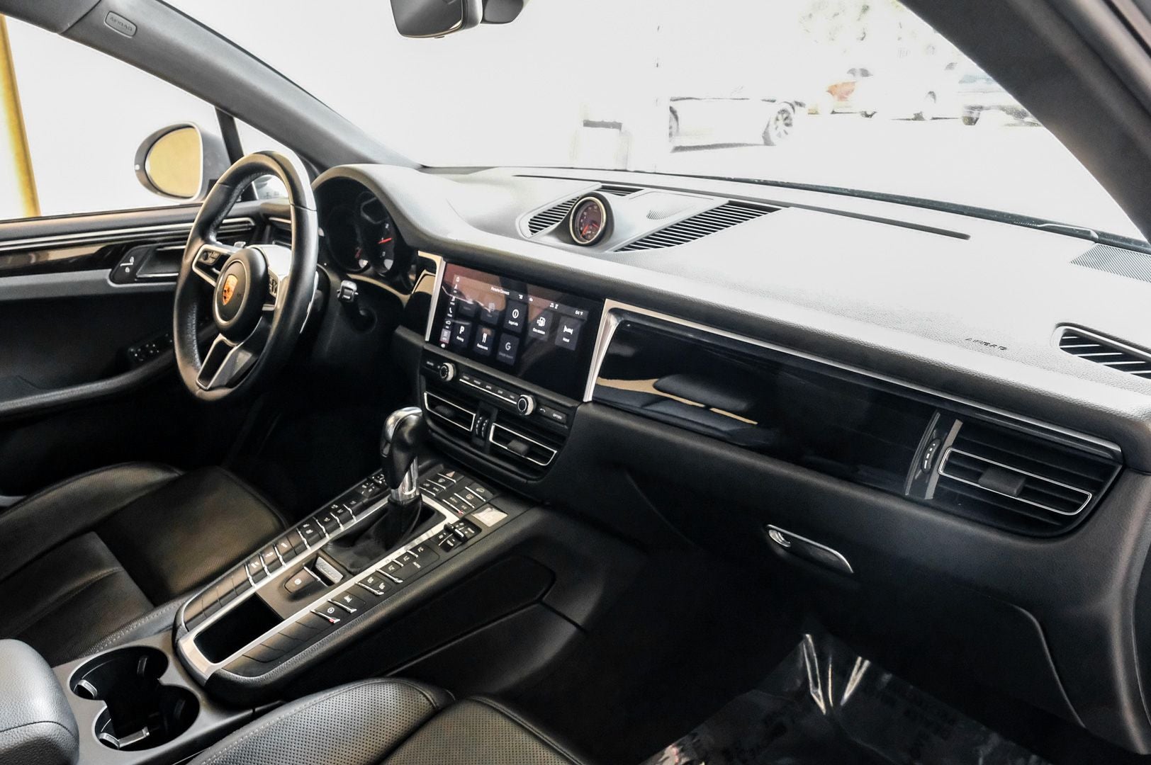 2020 Porsche Macan Base