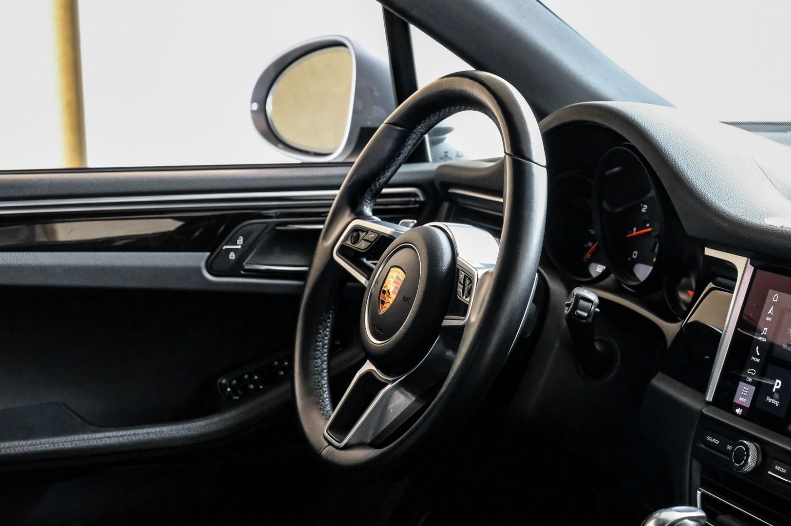 2020 Porsche Macan Base
