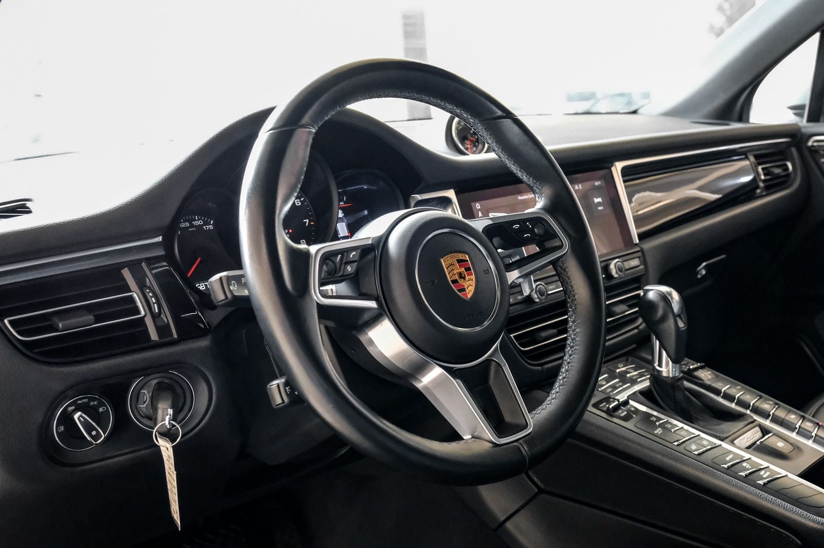 2020 Porsche Macan Base