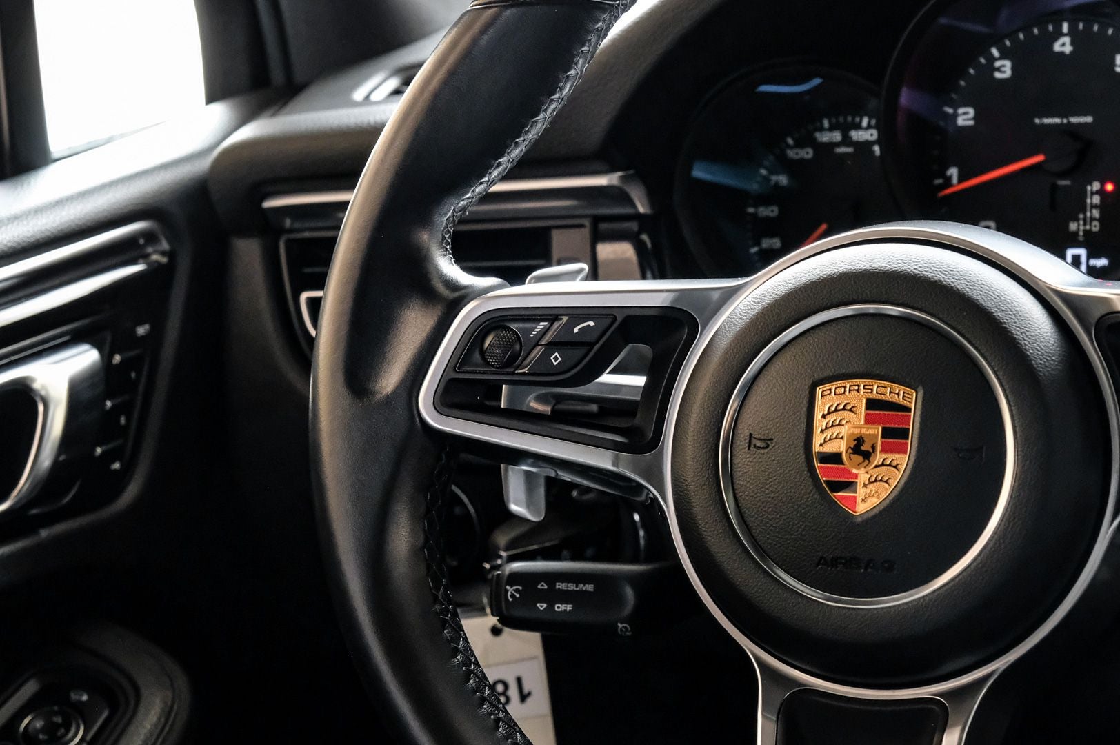 2020 Porsche Macan Base
