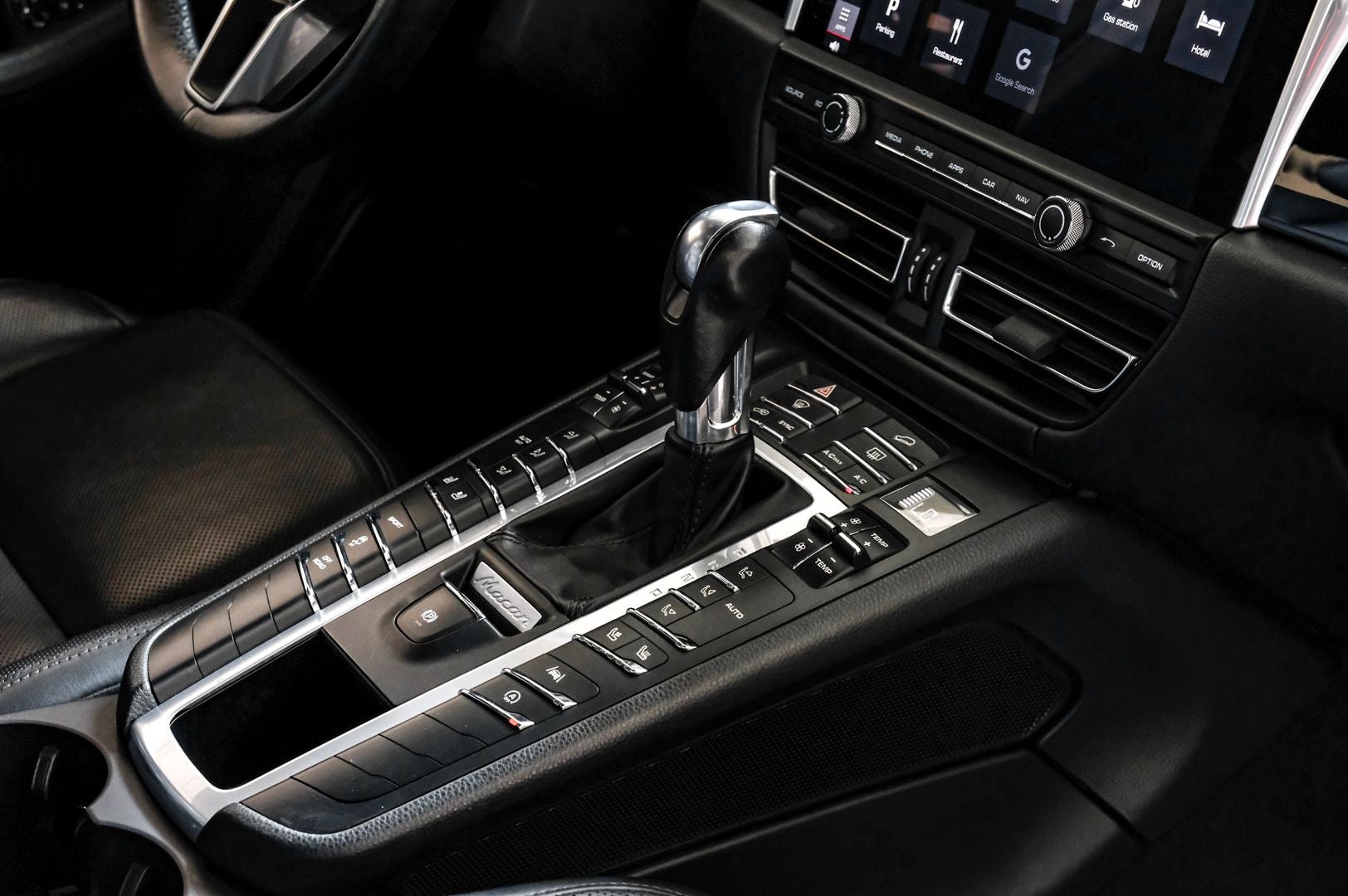 2020 Porsche Macan Base