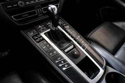 2020 Porsche Macan Base