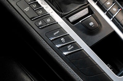 2020 Porsche Macan Base