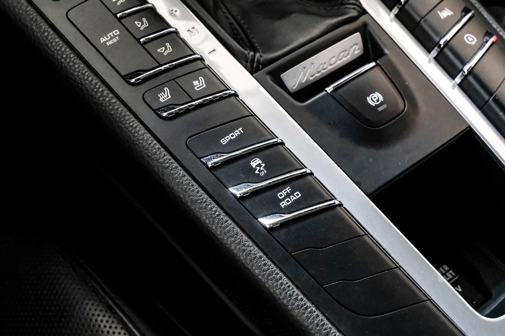 2020 Porsche Macan Base