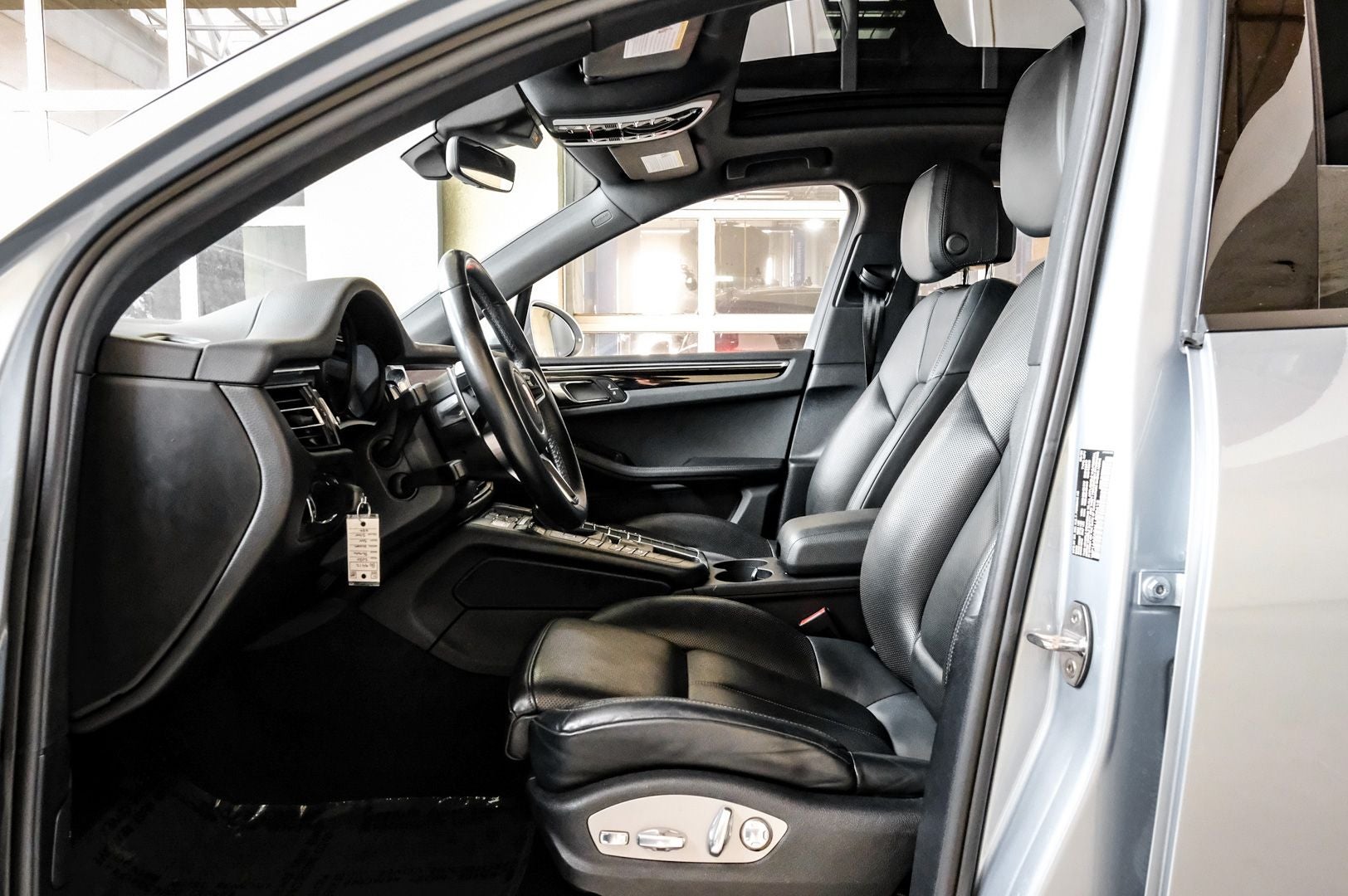 2020 Porsche Macan Base