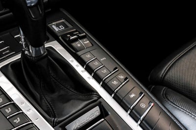 2020 Porsche Macan Base