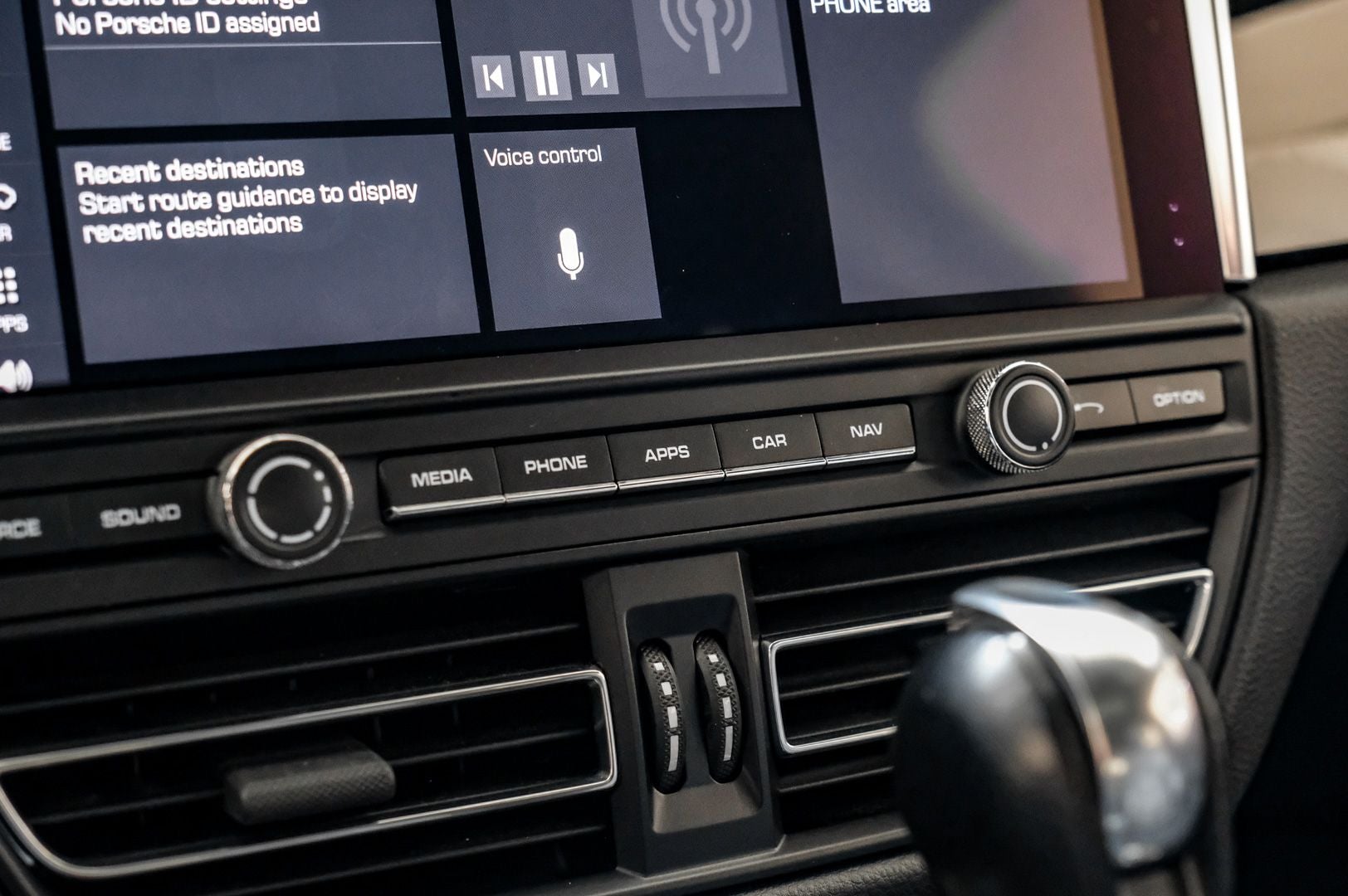 2020 Porsche Macan Base