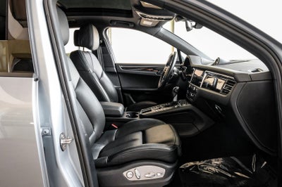 2020 Porsche Macan Base