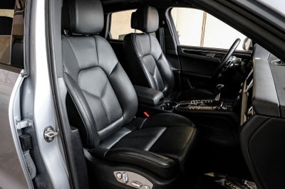 2020 Porsche Macan Base