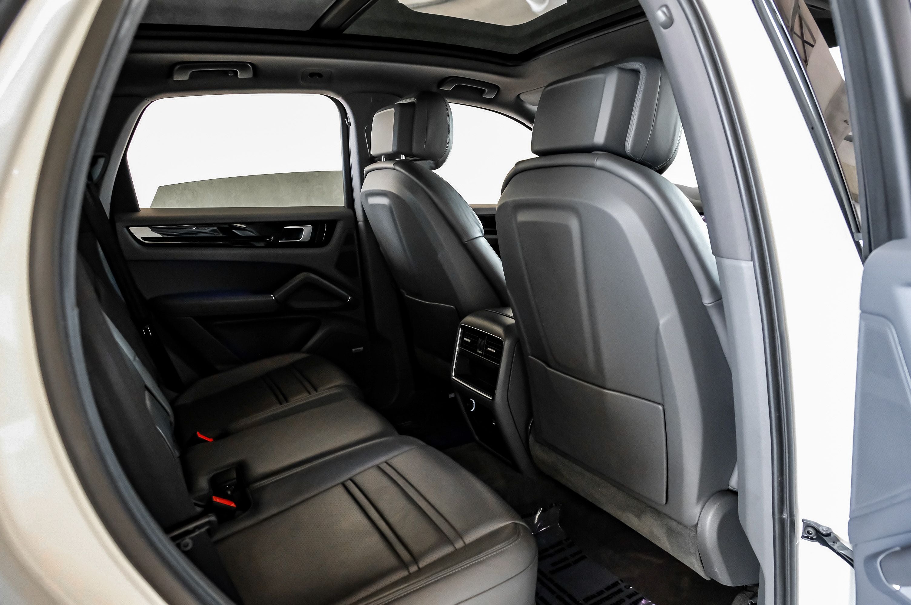 2021 Porsche Cayenne Base