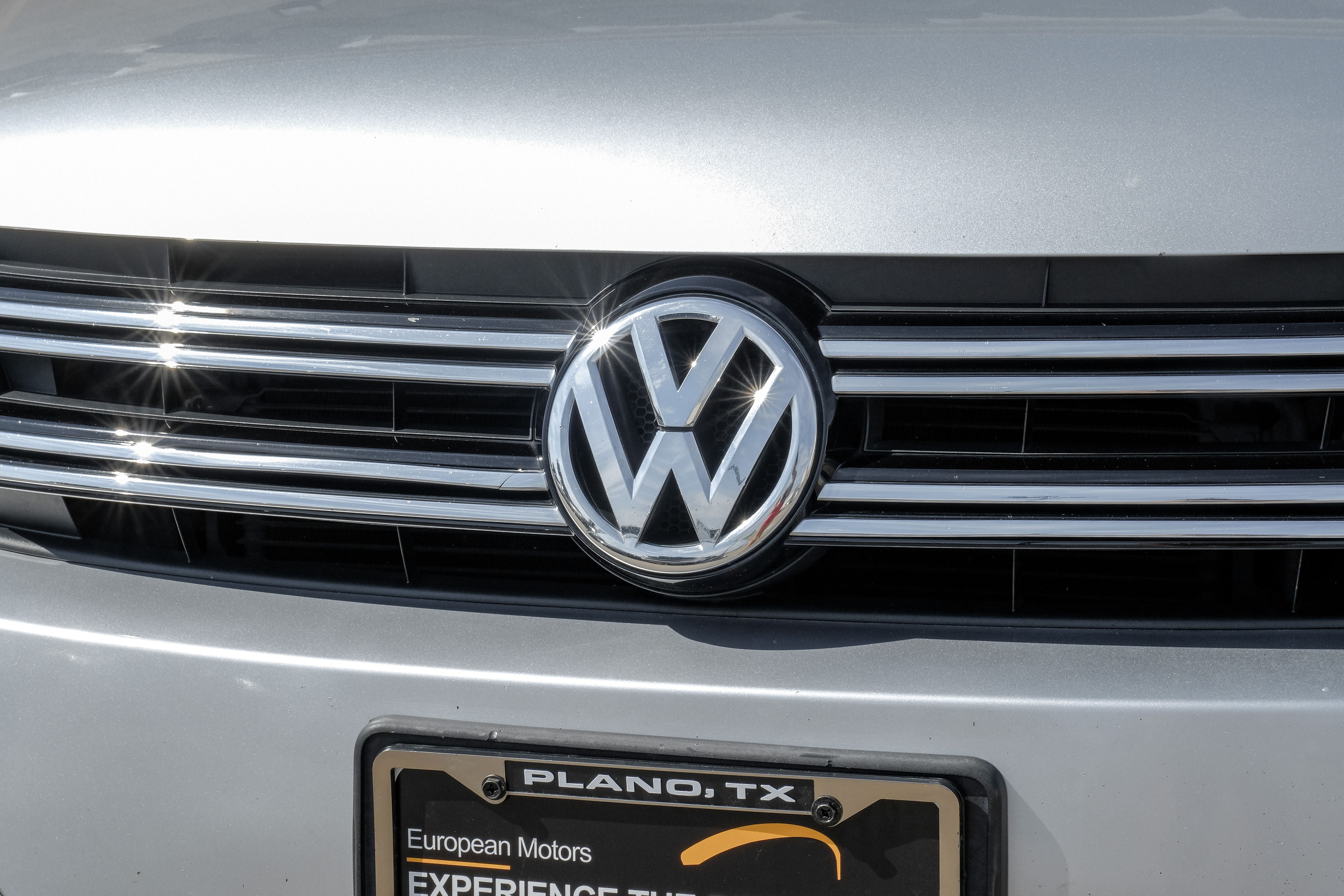 2017 Volkswagen Tiguan 2.0T Wolfsburg Edition