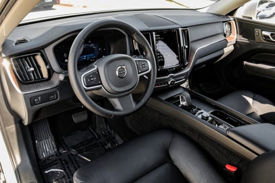 2022 Volvo XC60 B5 Momentum