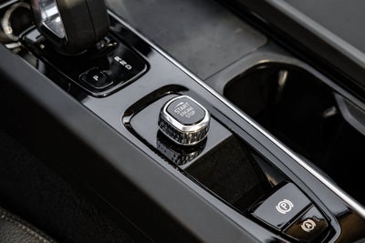 2022 Volvo XC60 B5 Momentum