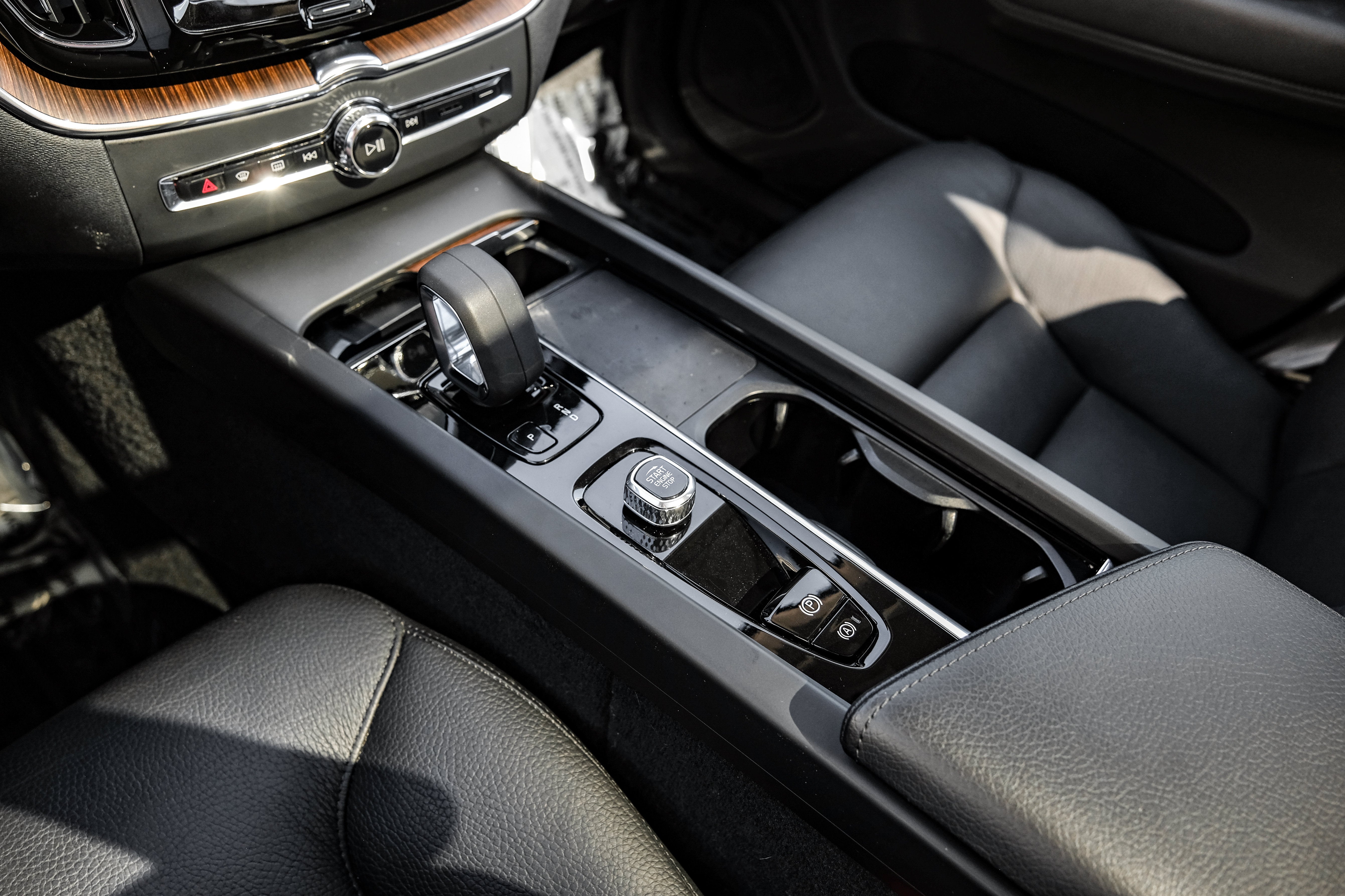 2022 Volvo XC60 B5 Momentum