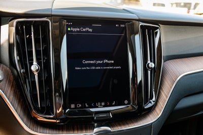 2022 Volvo XC60 B5 Momentum