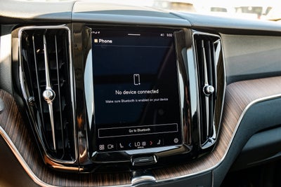 2022 Volvo XC60 B5 Momentum