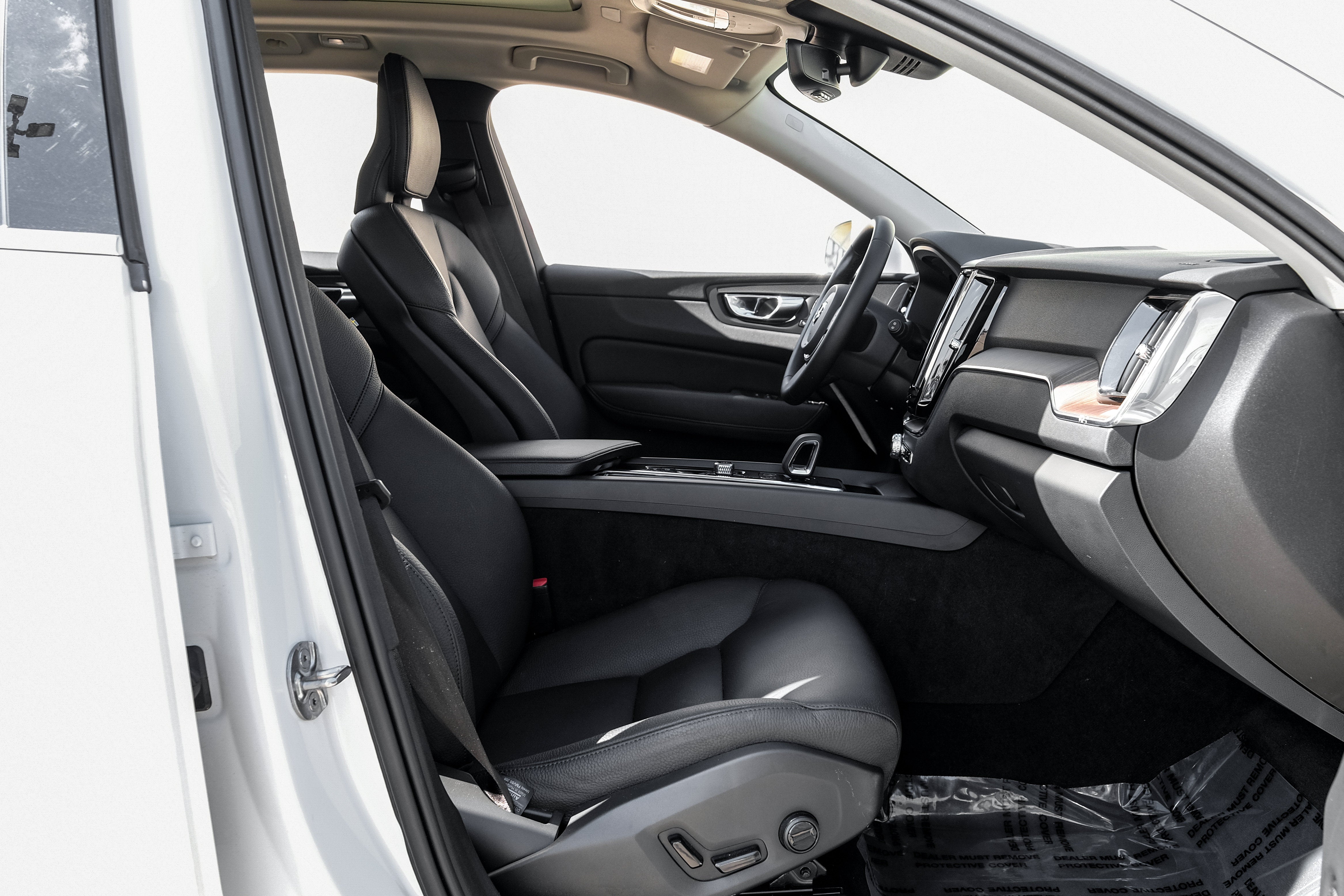 2022 Volvo XC60 B5 Momentum
