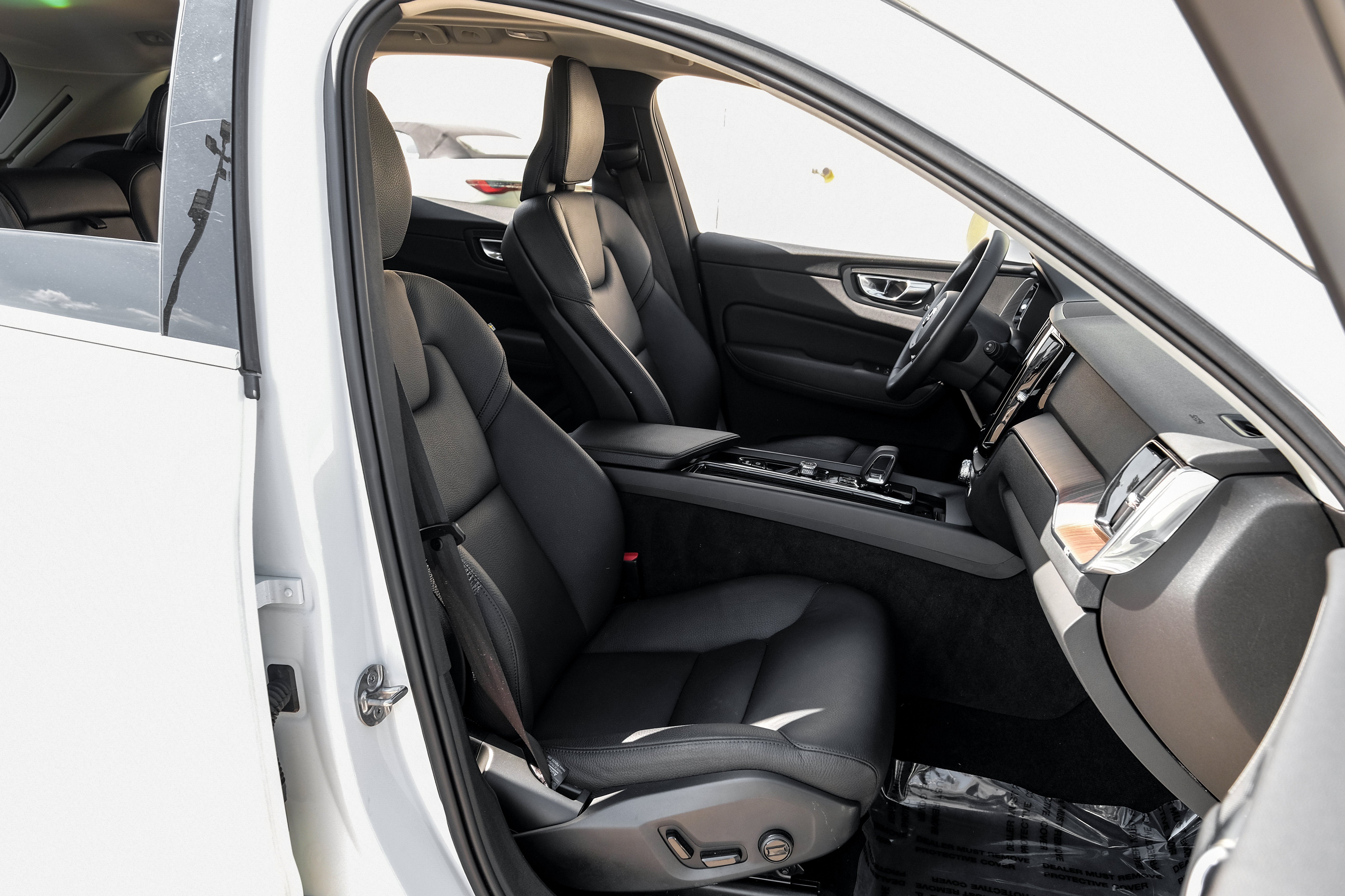 2022 Volvo XC60 B5 Momentum