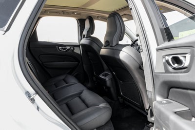 2022 Volvo XC60 B5 Momentum
