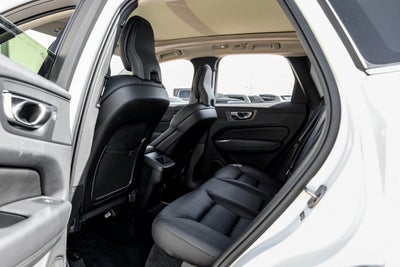 2022 Volvo XC60 B5 Momentum