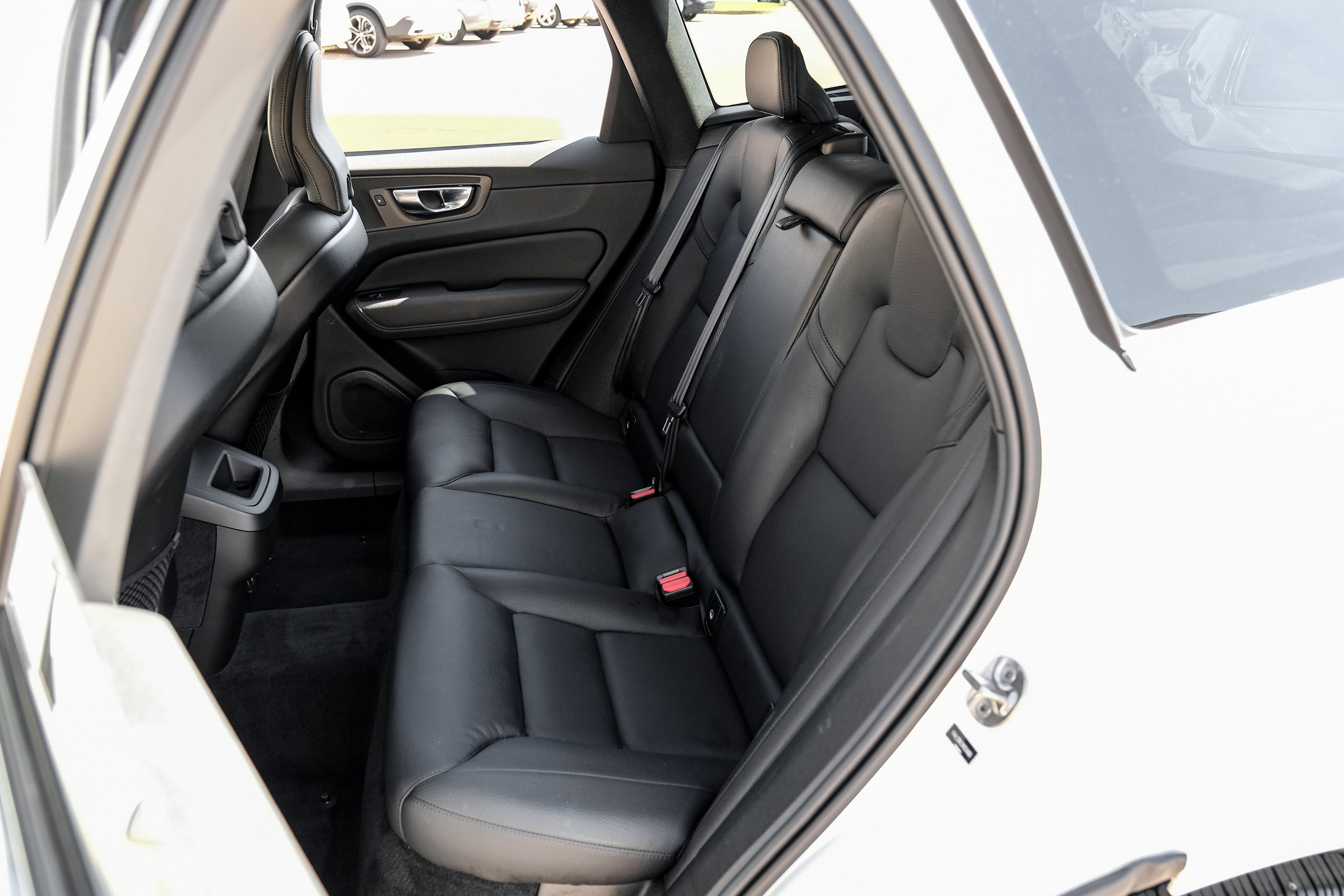 2022 Volvo XC60 B5 Momentum