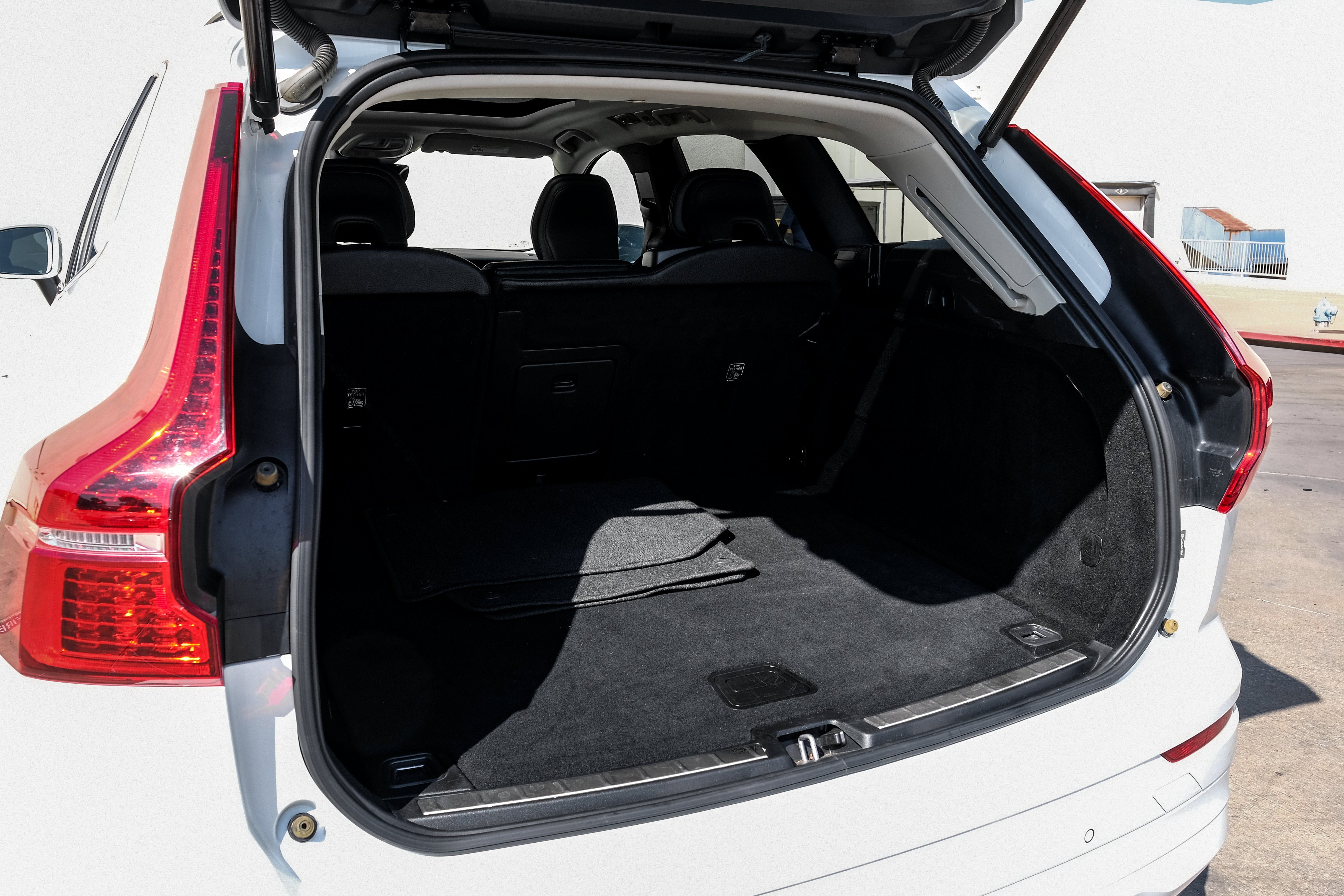 2022 Volvo XC60 B5 Momentum
