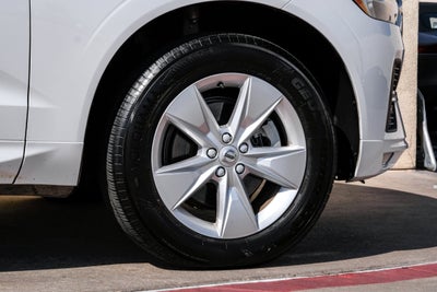 2022 Volvo XC60 B5 Momentum